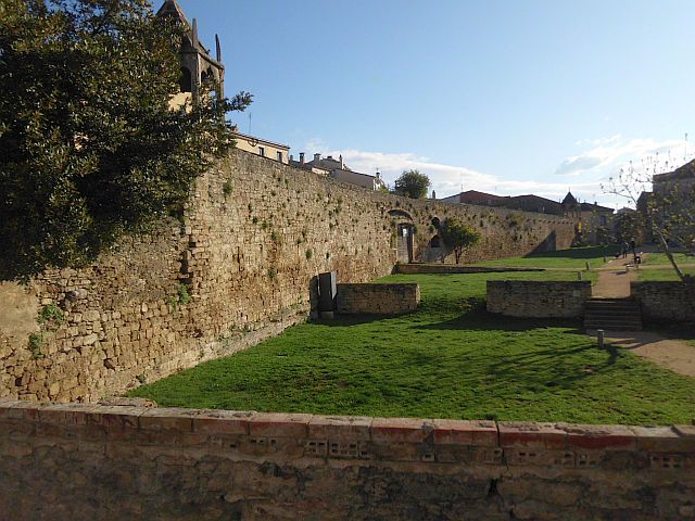 The Wall of Banyoles - Main photograph
